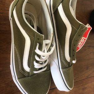 Super cute VANS, great for school, classic, olive.